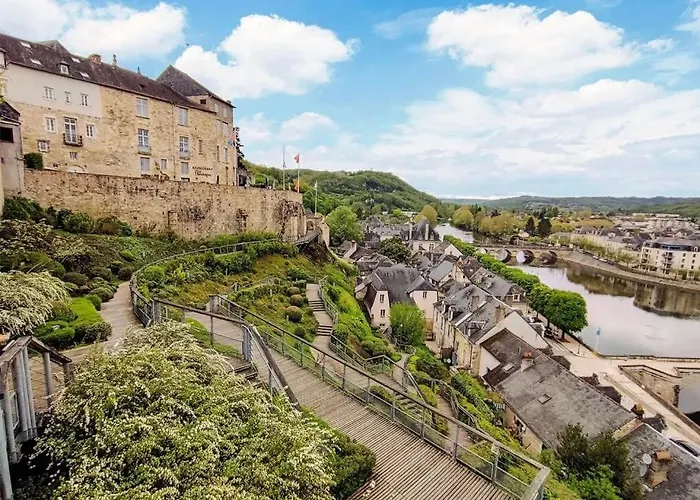 Spacious & Peaceful Individual * Terrasson-Lavilledieu